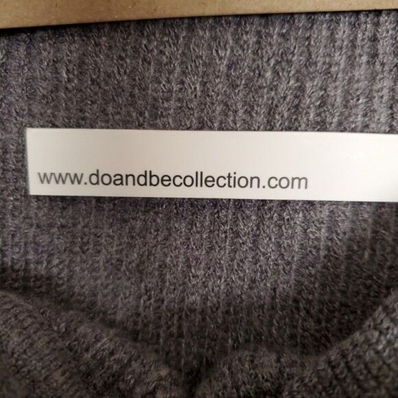 DO+BE Collection Ladies Off Shoulder Sweater with Bell Sleeves in Size S - Picture 6 of 6